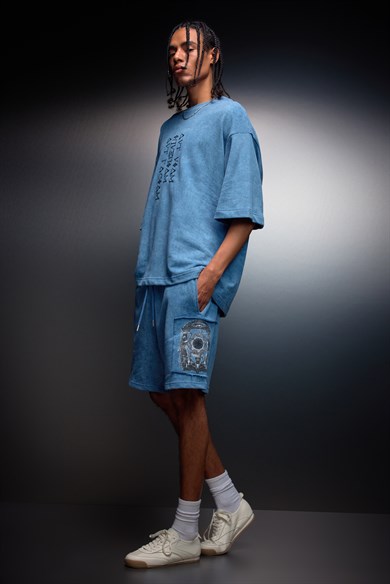 Erkek Açık Mavi İnveniam Pathcli Yıkama Efektli Diz Üstü Şort