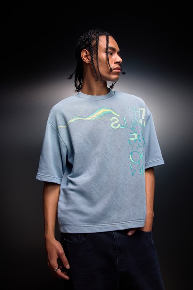 Erkek Açık Mavi The Walls Box Fit Yıkama Efektli Tshirt