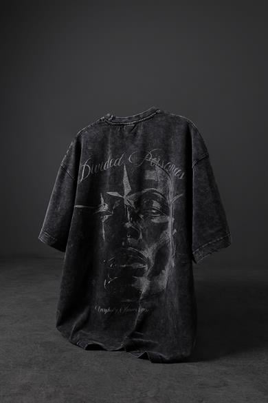 Erkek Antrasit Divided Personas Baskılı Özel Yıkamalı Kumaş Oversize Tshirt