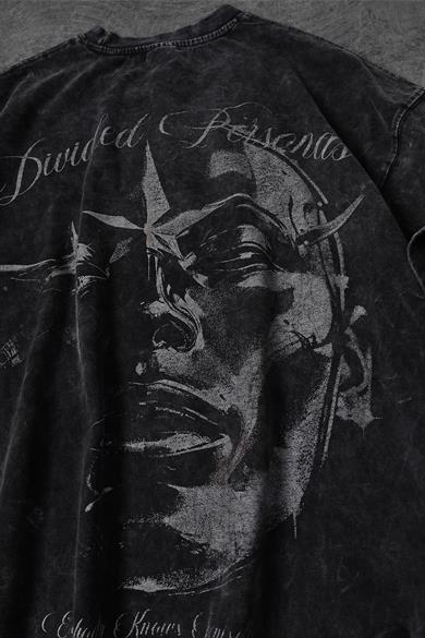 Erkek Antrasit Divided Personas Baskılı Özel Yıkamalı Kumaş Oversize Tshirt