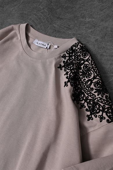 Erkek Bej Omuz ve Sırt Nakışlı Oversize Tshirt