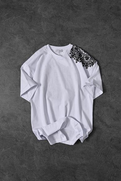Erkek Beyaz Omuz ve Sırt Nakışlı Oversize Tshirt