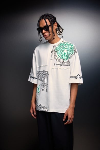 Erkek Beyaz Regulan Kabartma Baskılı Oversize Tshirt