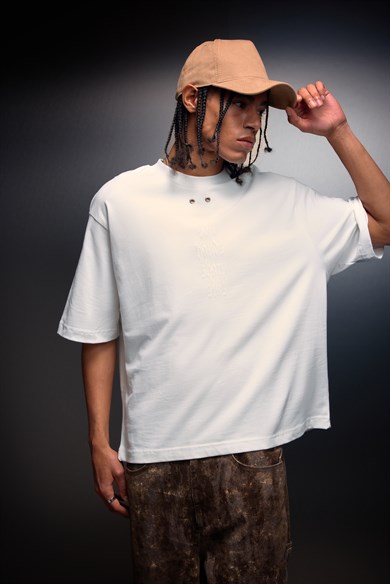 Erkek Beyaz Sharp Sin Kabartma Baskılı Box Fit Tshirt