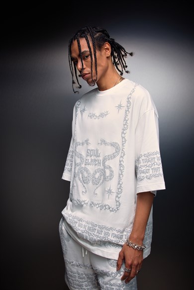 Erkek Beyaz Soul Glitch Kabartma Baskılı Oversize Tshirt