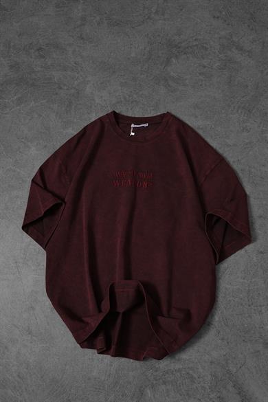 Erkek Bordo Whats Your Weapon? Nakışlı Özel Yıkamalı Oversize Tshirt