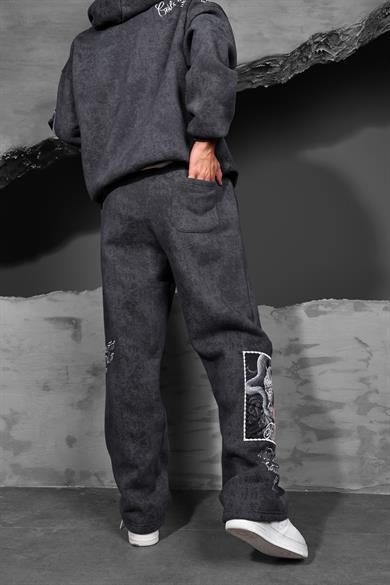 Erkek Füme İllusion Nakışlı Patchli Yıkamalı Baggy Eşofman