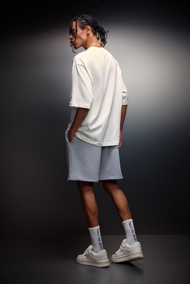 Erkek Gri Basic Nakışlı Diz Üstü Şort