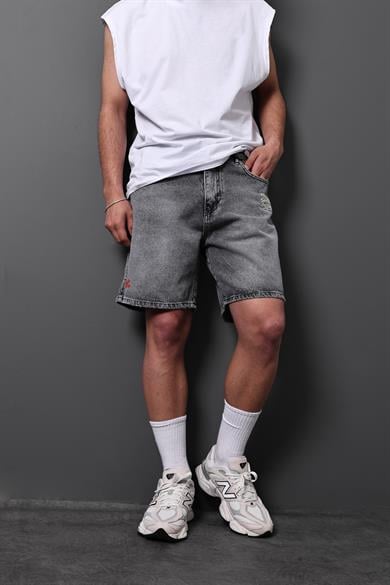 Erkek Gri Free Spirit Nakışlı Taşlı Diz Üstü Denim Şort