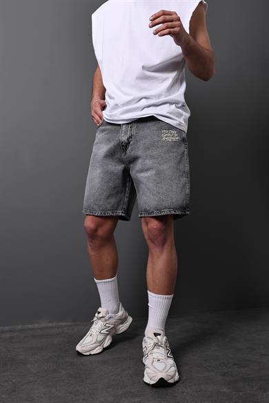 Erkek Gri Free Spirit Nakışlı Taşlı Diz Üstü Denim Şort
