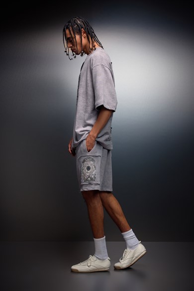 Erkek Gri İnveniam Pathcli Yıkama Efektli Diz Üstü Şort