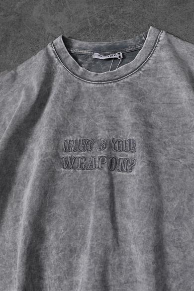 Erkek Gri Whats Your Weapon? Nakışlı Özel Yıkamalı Oversize Tshirt