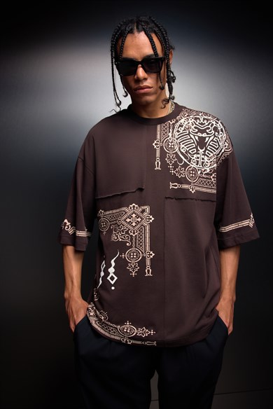 Erkek Kahverengi Regulan Kabartma Baskılı Oversize Tshirt