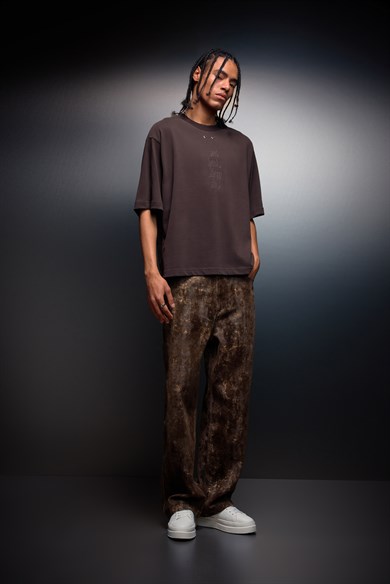 Erkek Kahverengi Sharp Sin Kabartma Baskılı Box Fit Tshirt