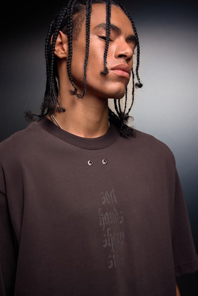 Erkek Kahverengi Sharp Sin Kabartma Baskılı Box Fit Tshirt