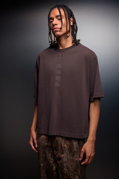 Erkek Kahverengi Sharp Sin Kabartma Baskılı Box Fit Tshirt