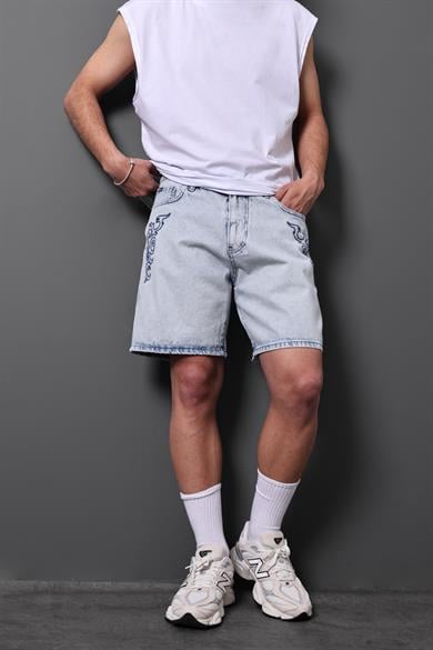 Erkek Kardesen Nakış Detay Diz Üstü Denim Şort