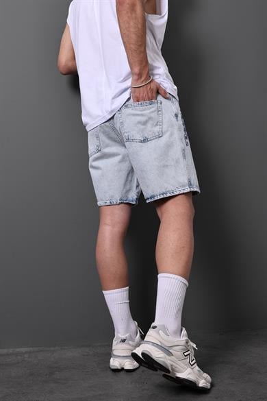Erkek Kardesen Nakış Detay Diz Üstü Denim Şort