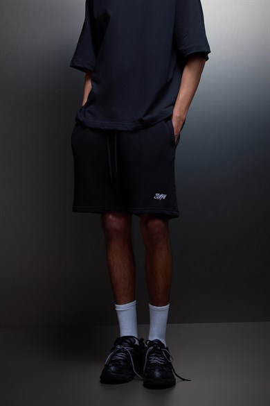Erkek Siyah Basic Nakışlı Diz Üstü Şort
