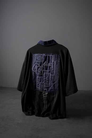 Erkek Siyah Bite Back Yaka Detay Box Fit Tshirt