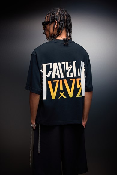 Erkek Siyah Favela Baskılı Zımbalı Box Fit Tshirt