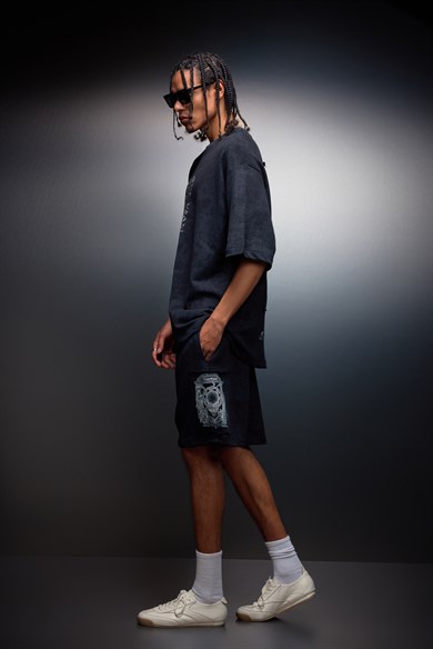 Erkek Siyah İnveniam Pathcli Yıkama Efektli Diz Üstü Şort