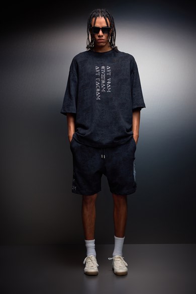 Erkek Siyah İnveniam Pathcli Yıkama Efektli Diz Üstü Şort