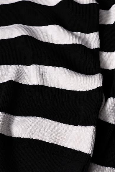 Erkek Siyah Şeritli Yarım Fermuar Oversize Triko Kazak