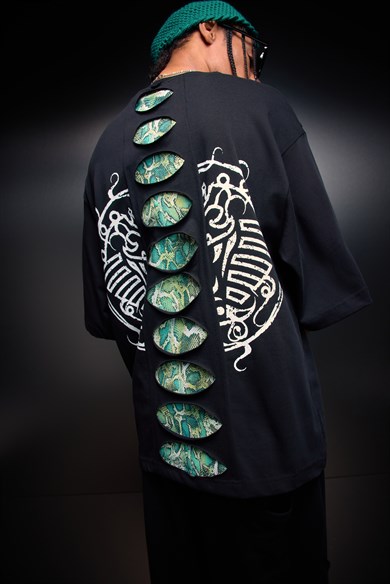 Erkek Siyah Spine Efektli Baskılı Oversize Tshirt