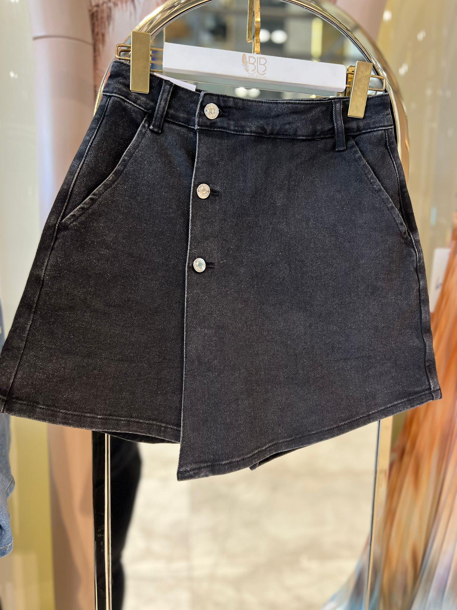 DÜĞME DETAY ŞORT ETEK 