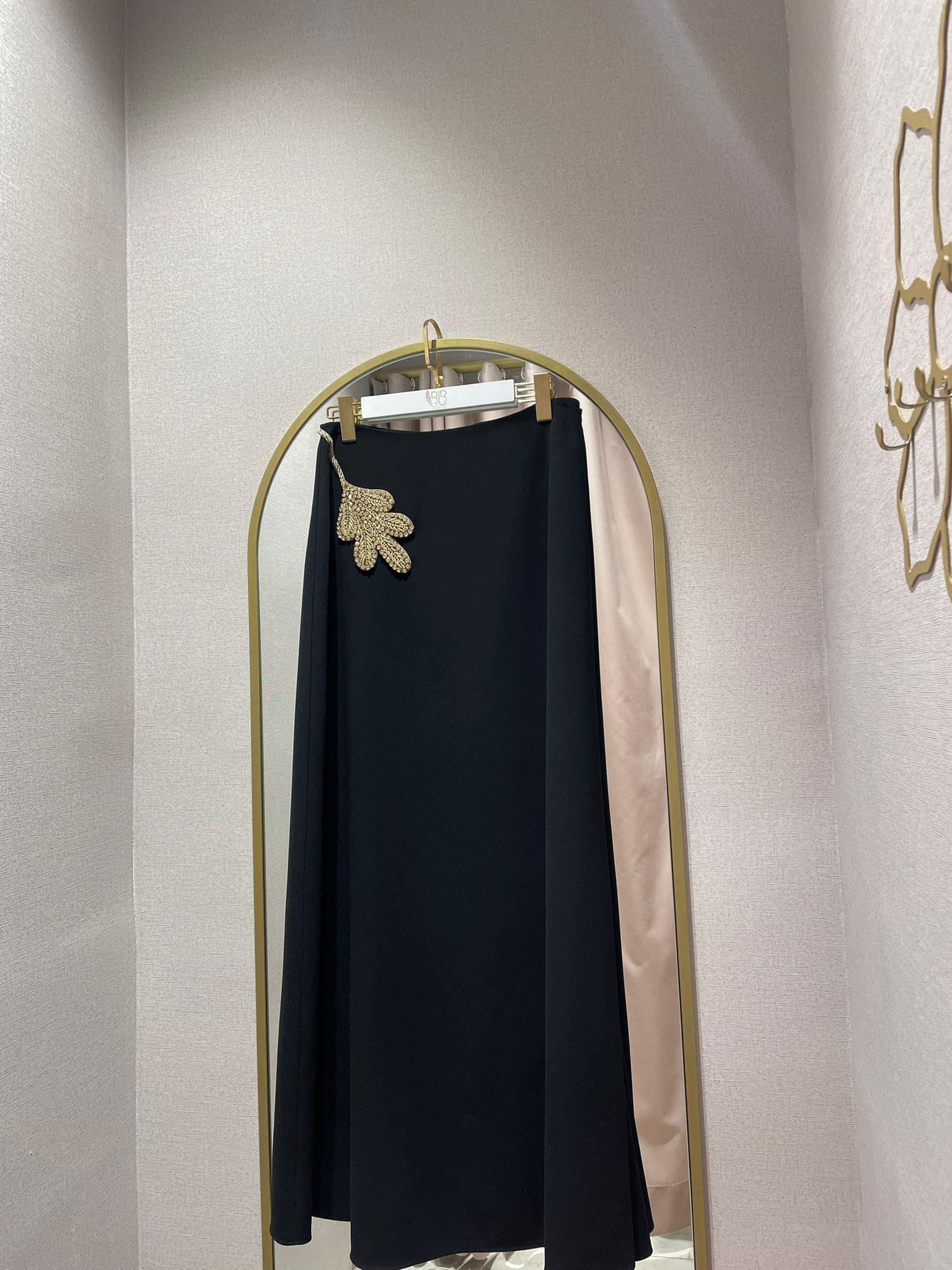 APLİKELİ EVAZE ETEK