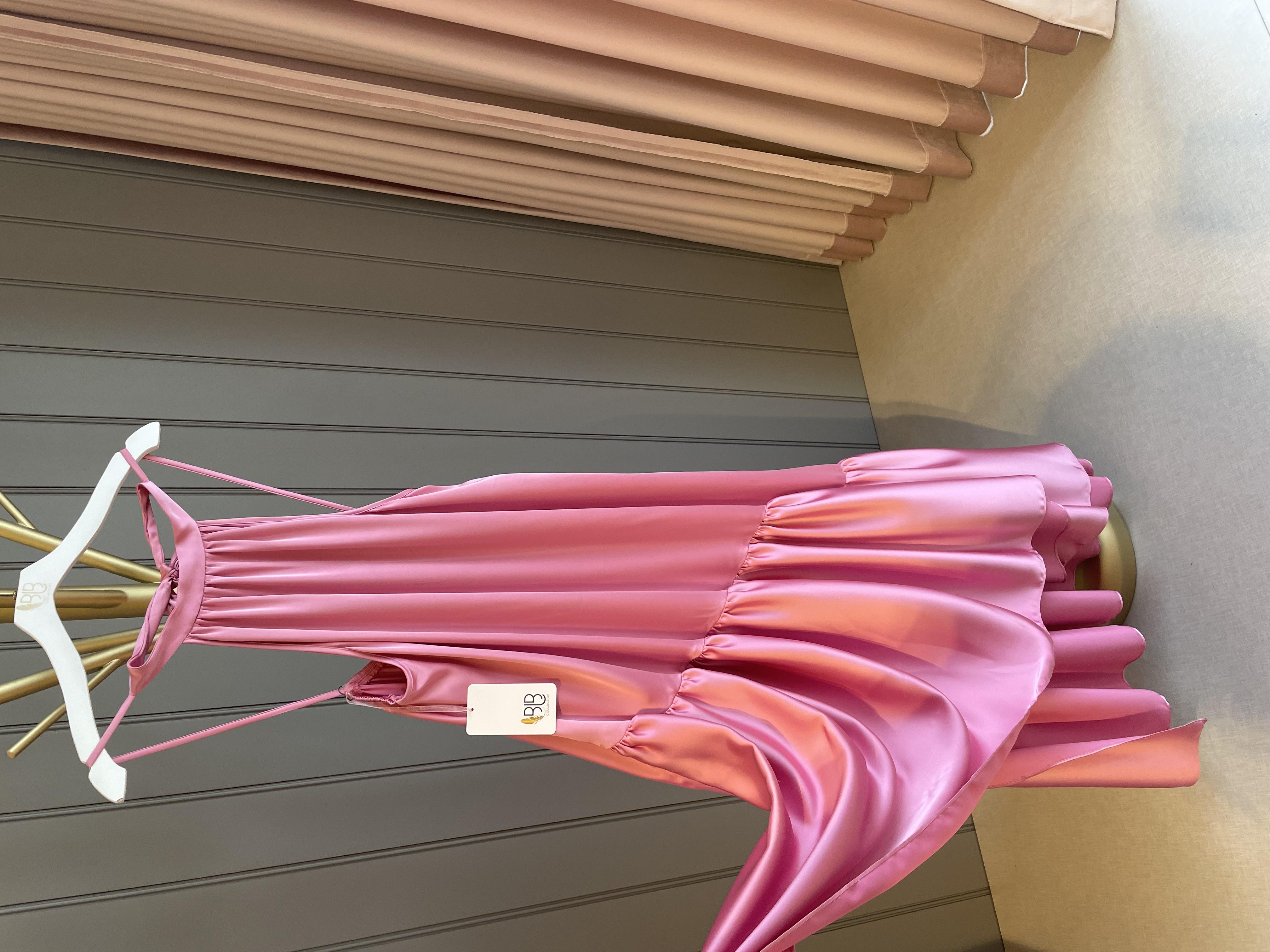 PEMBE ETEK UCU BÜZGÜLÜ ELBİSE