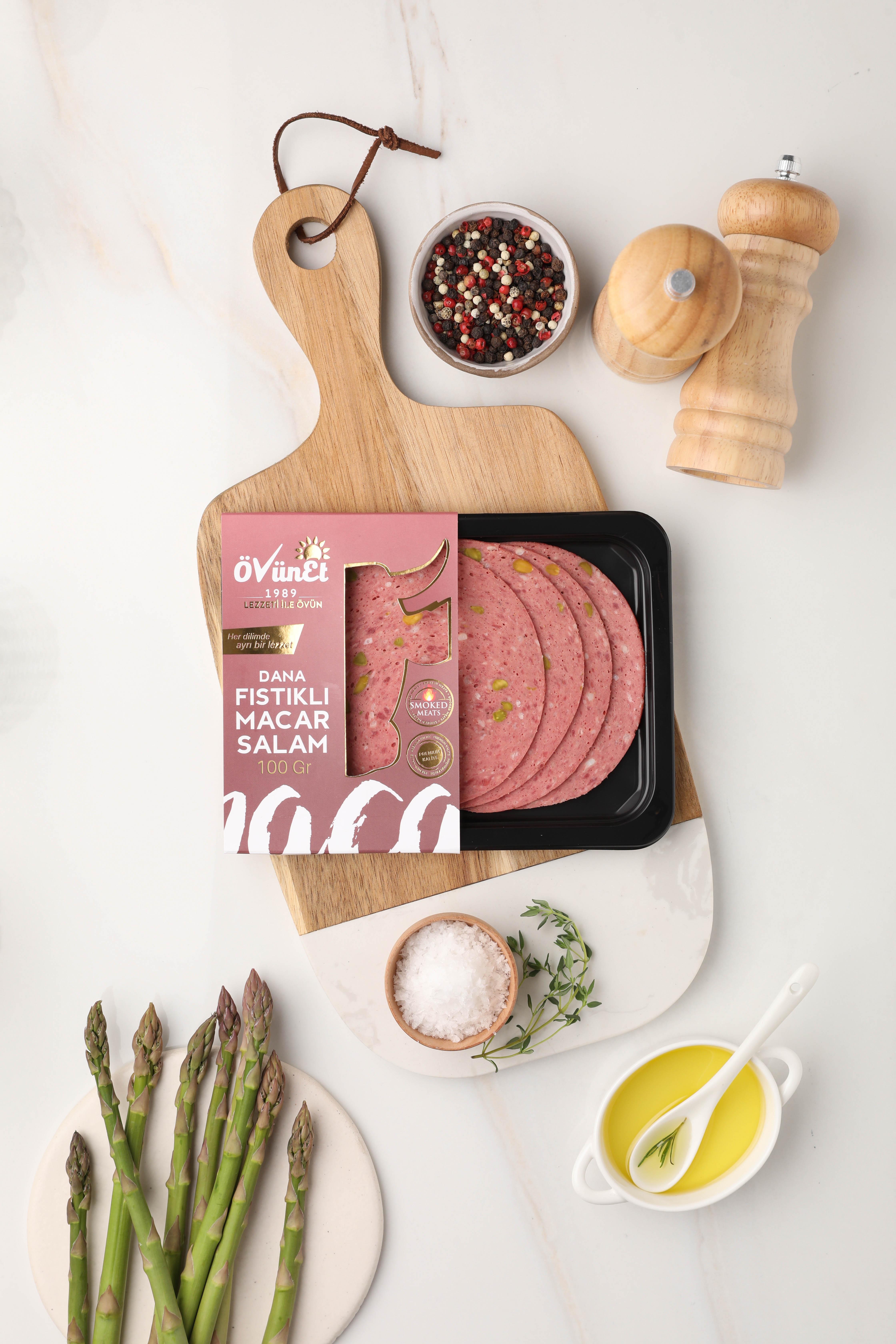 Dana Fıstıklı Macar Salam 100 gr