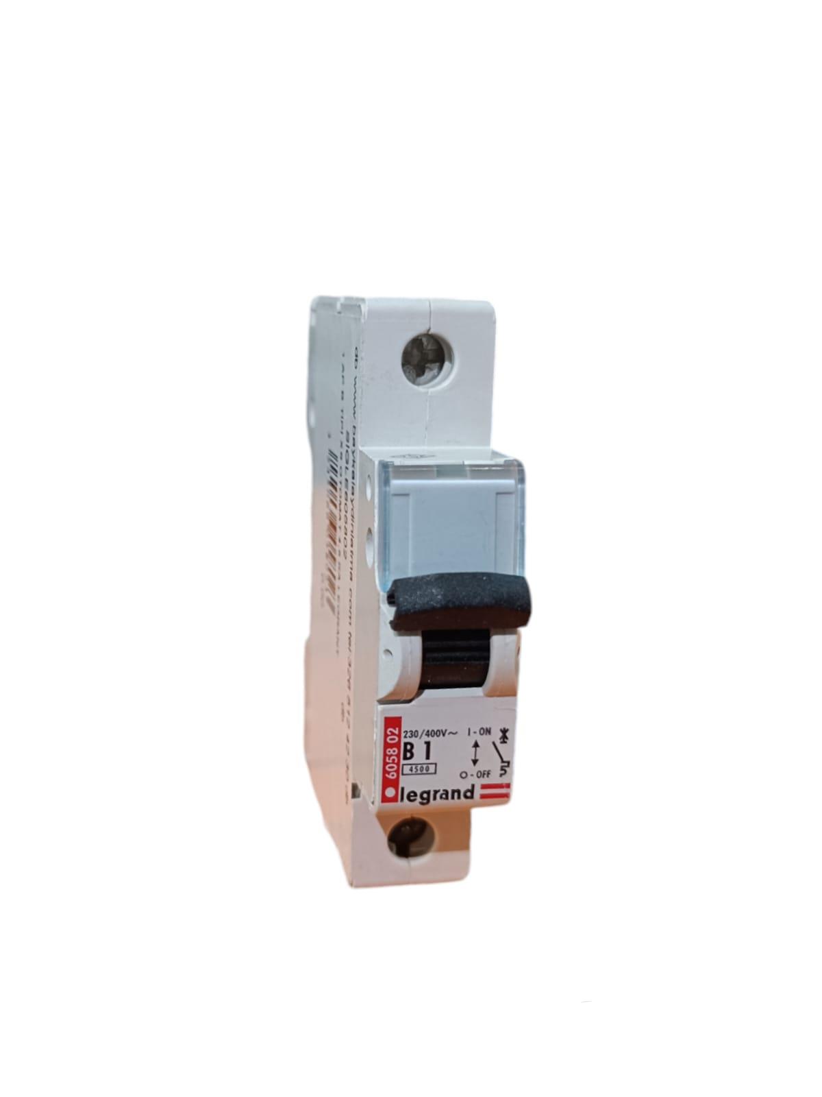 1 AP B TİPİ XS OTOMAT 4,5 KA LEGRAND