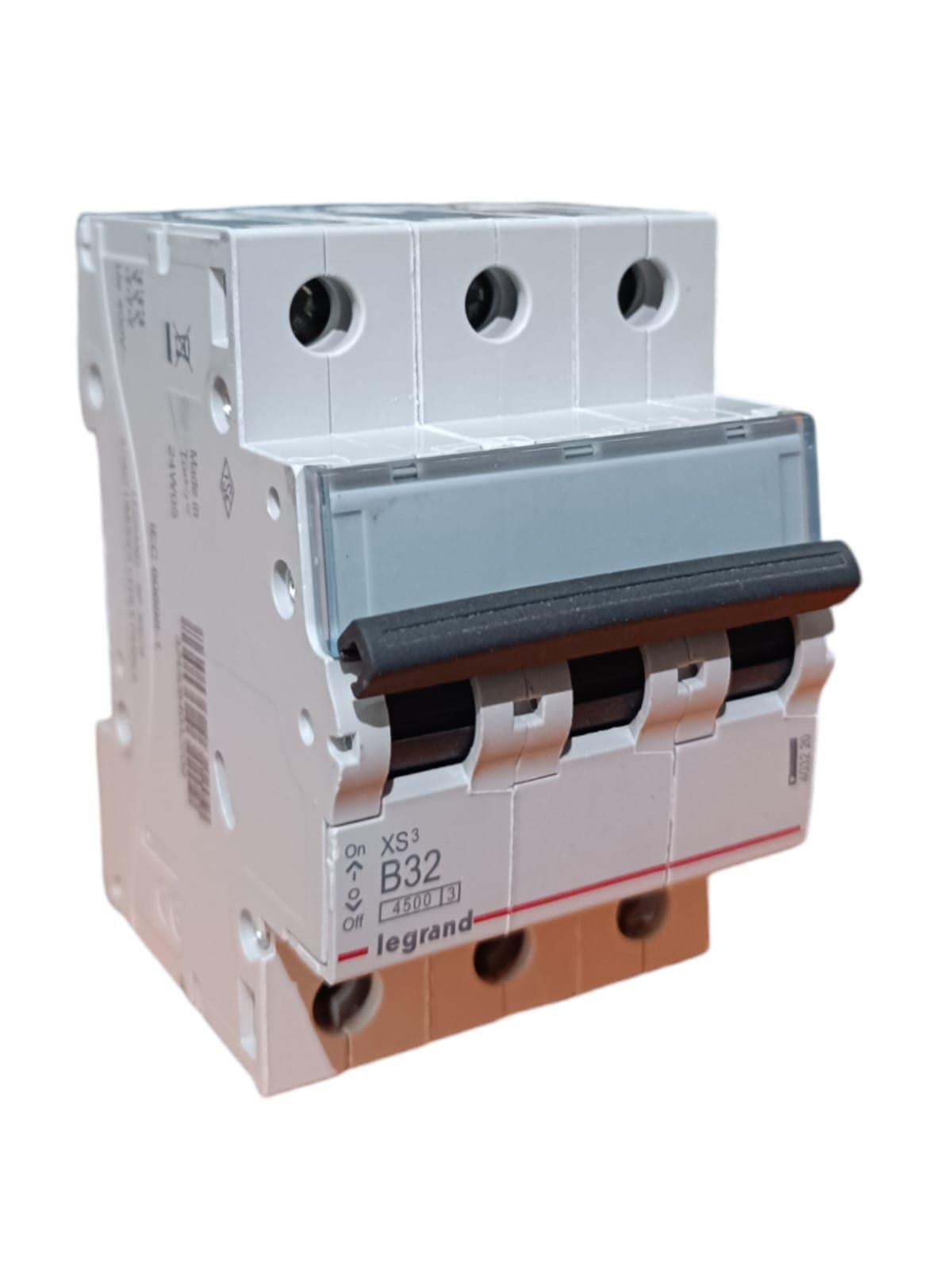 32 AP B TİPİ 3 KUTUP X6 OTOMAT LEGRAND
