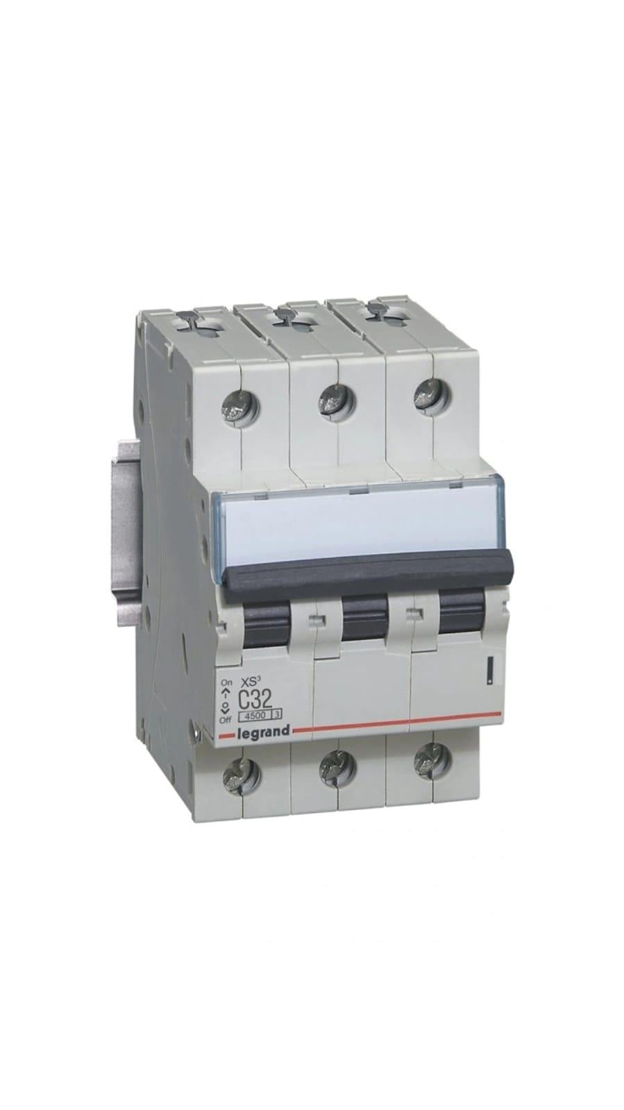 32 AP C TİPİ 3 KUTUP X6 OTOMAT LEGRAND