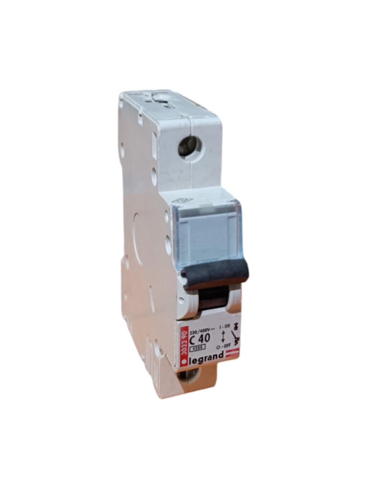 40 AP C TİPİ 1 KUTUP X6 OTOMAT LEGRAND