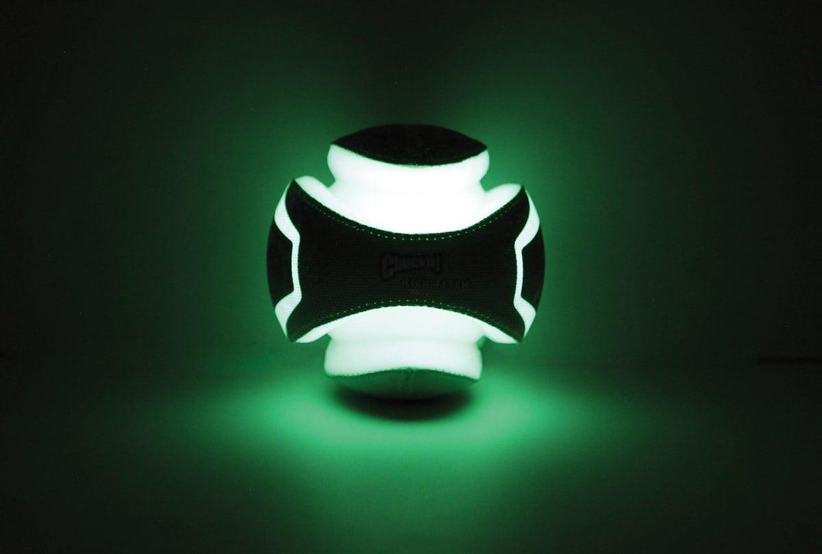 Chuckit! Kick Fetch Max Glow Gece Parlayan Oyun Topu