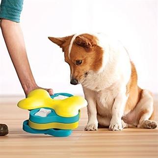 Nina Ottosson Outward Hound Dog Tornado - Interactive dog toy for Leckerlis