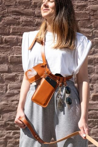 Pups & Itchy MULTIBAG / Çok amaçlı Köpek Gezdirme Kemeri (TABA)