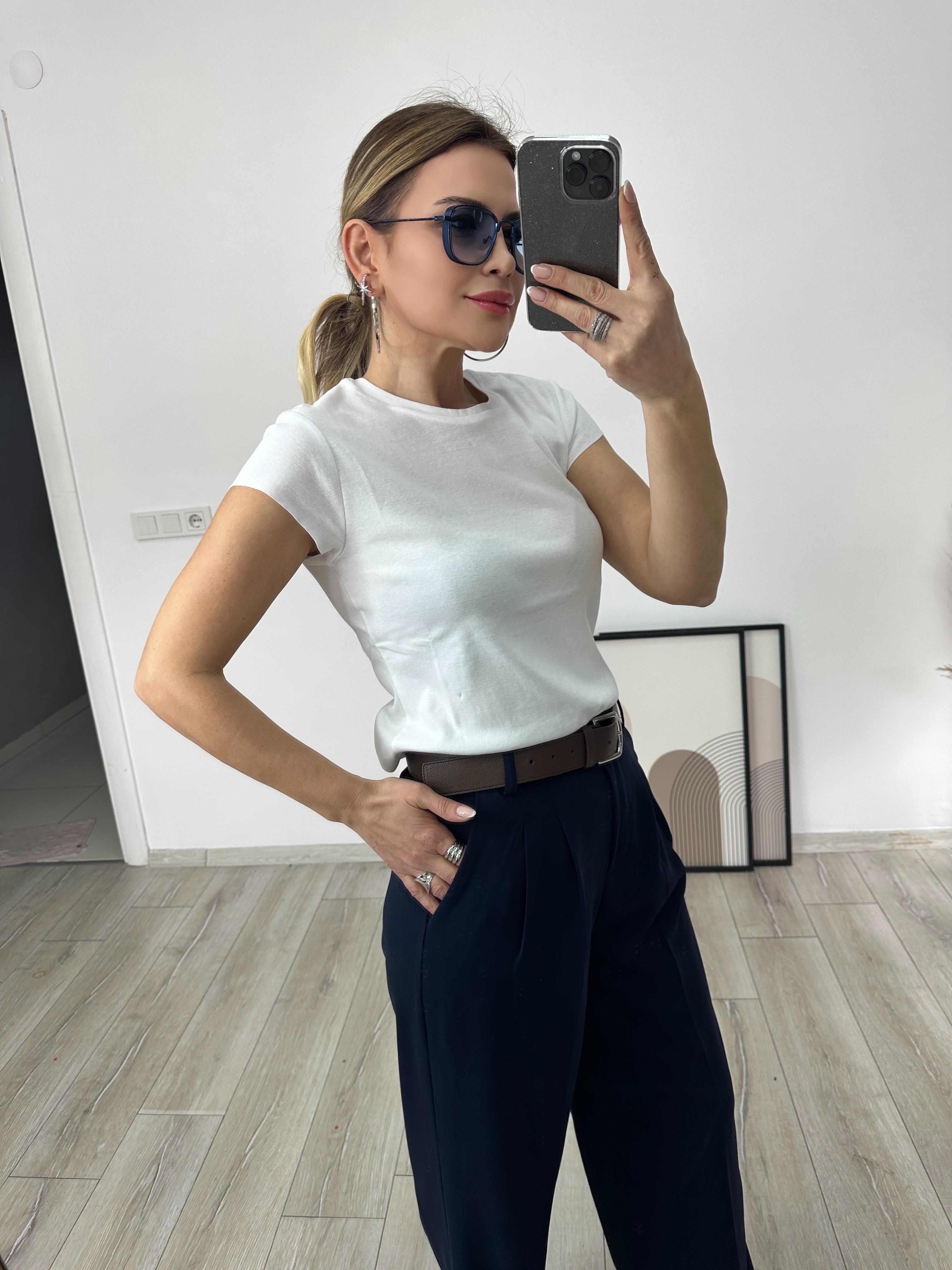 Beyaz Bisiklet Yaka Tşhirt