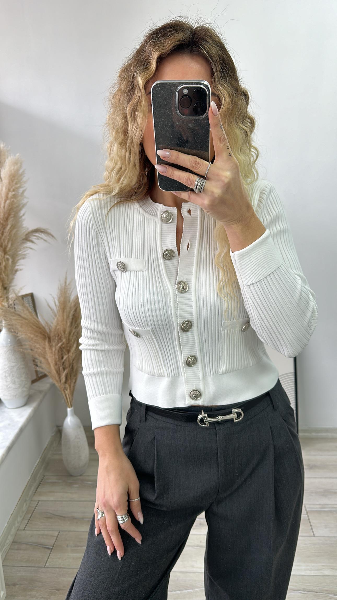 Beyaz Düğmeli Çelik Tirko Hırka