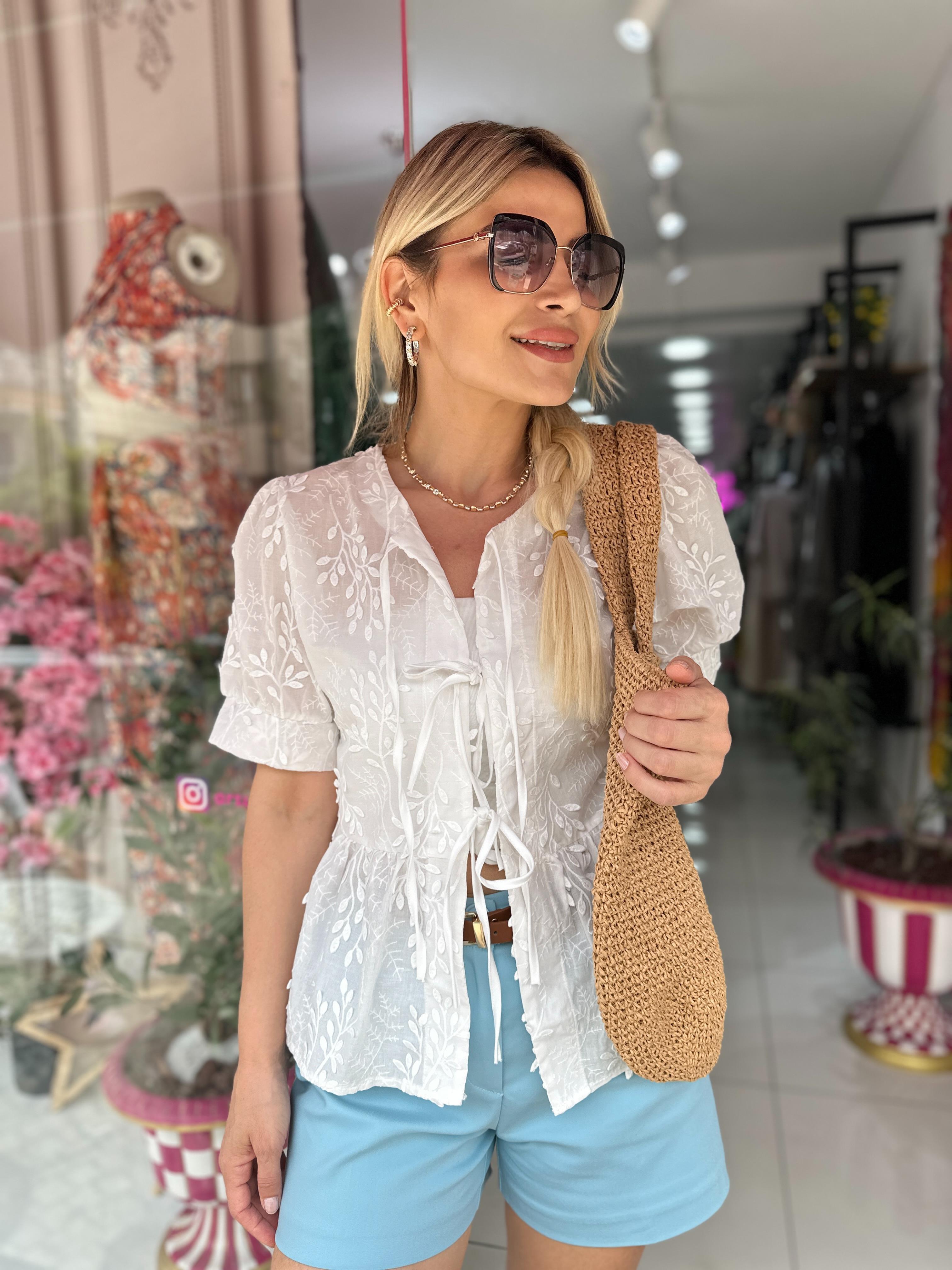 Beyaz Güpür Detaylı Bağlamalı Gömlek 