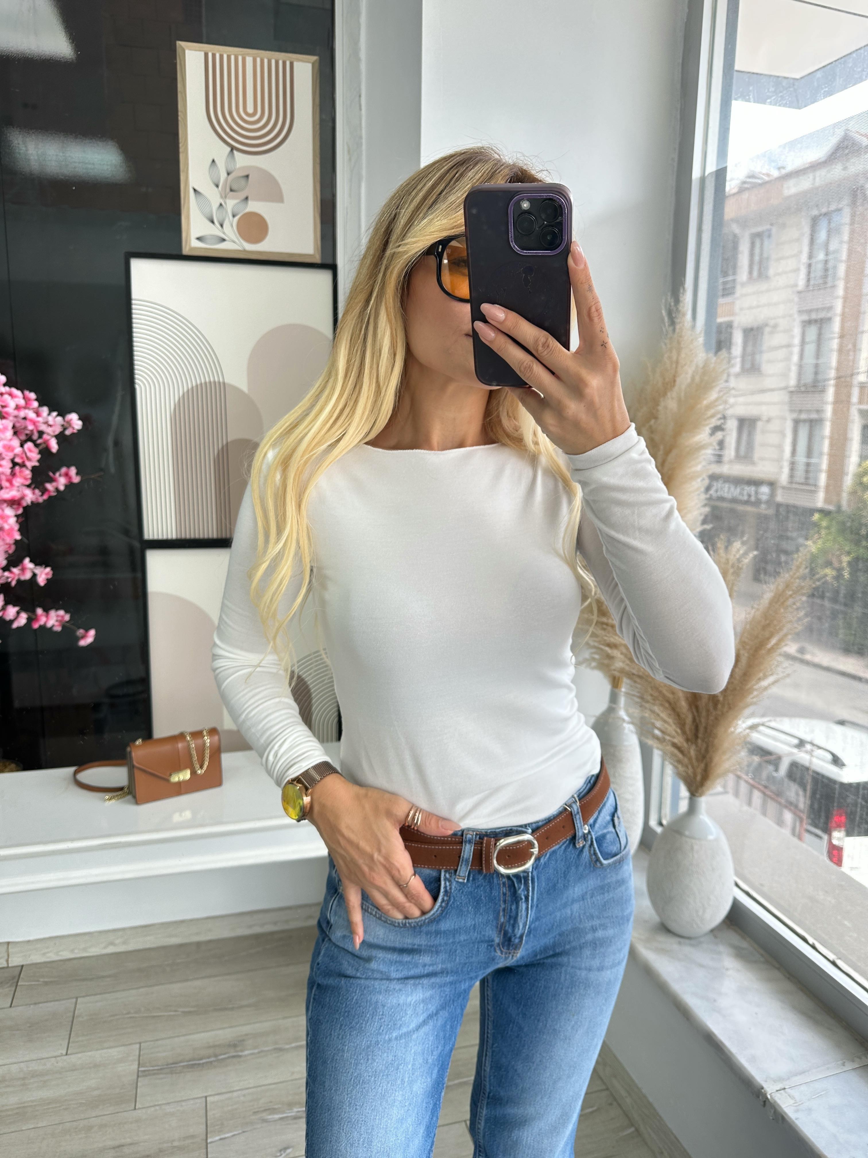 Beyaz Yumuşak Dokulu Bluz