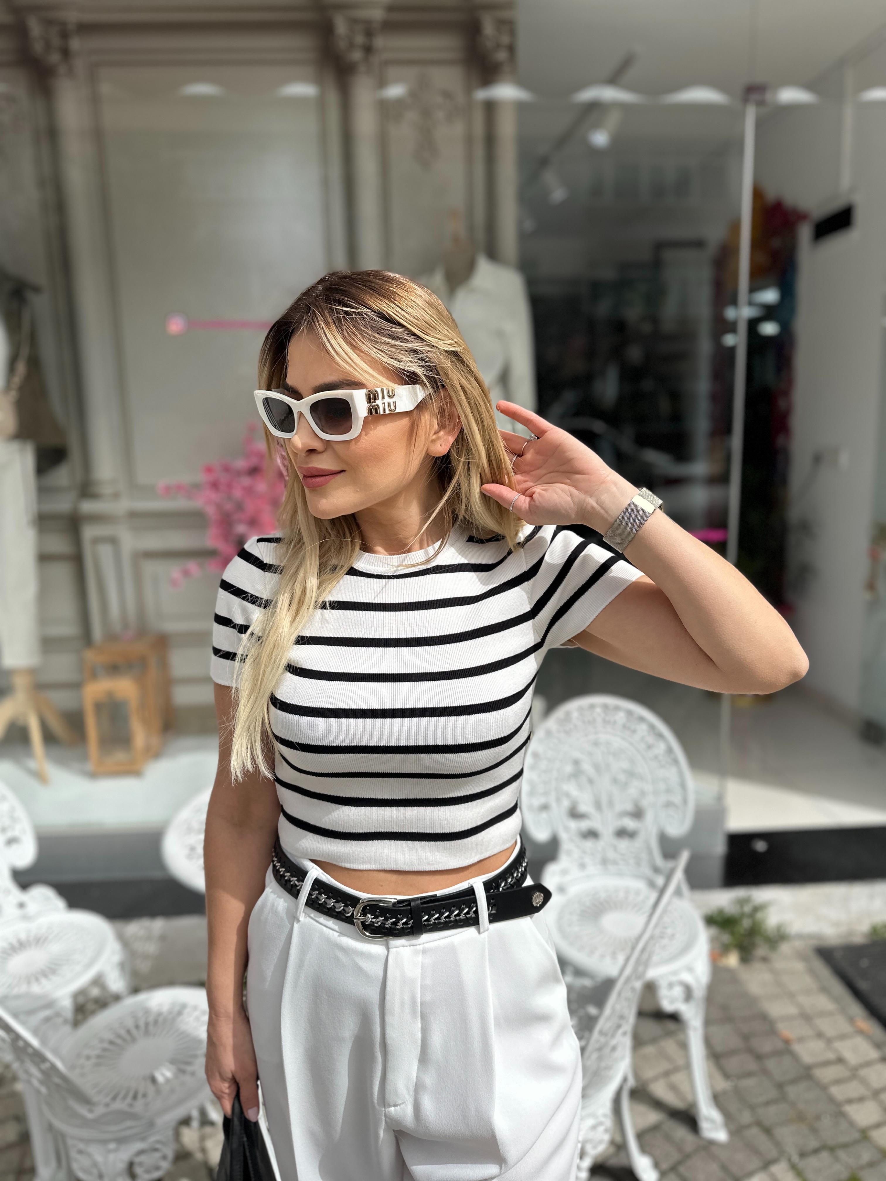 Bisiklet Yaka Çizgili Crop Kazak 