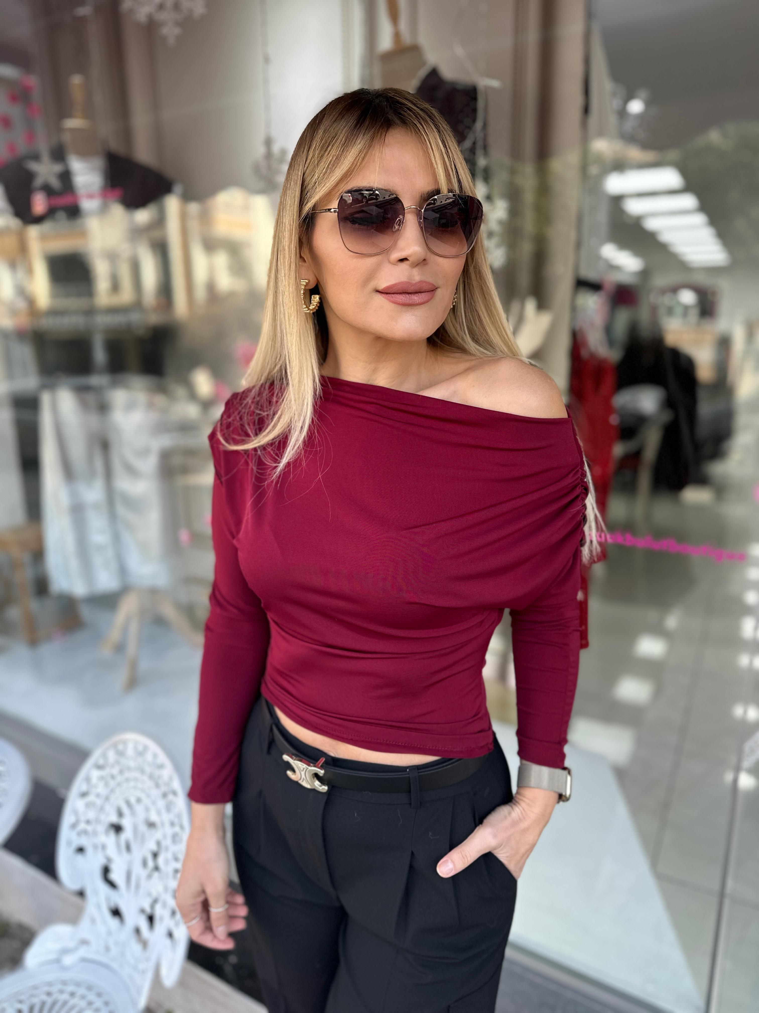 Bordo Kayık Yaka Drapeli Bluz