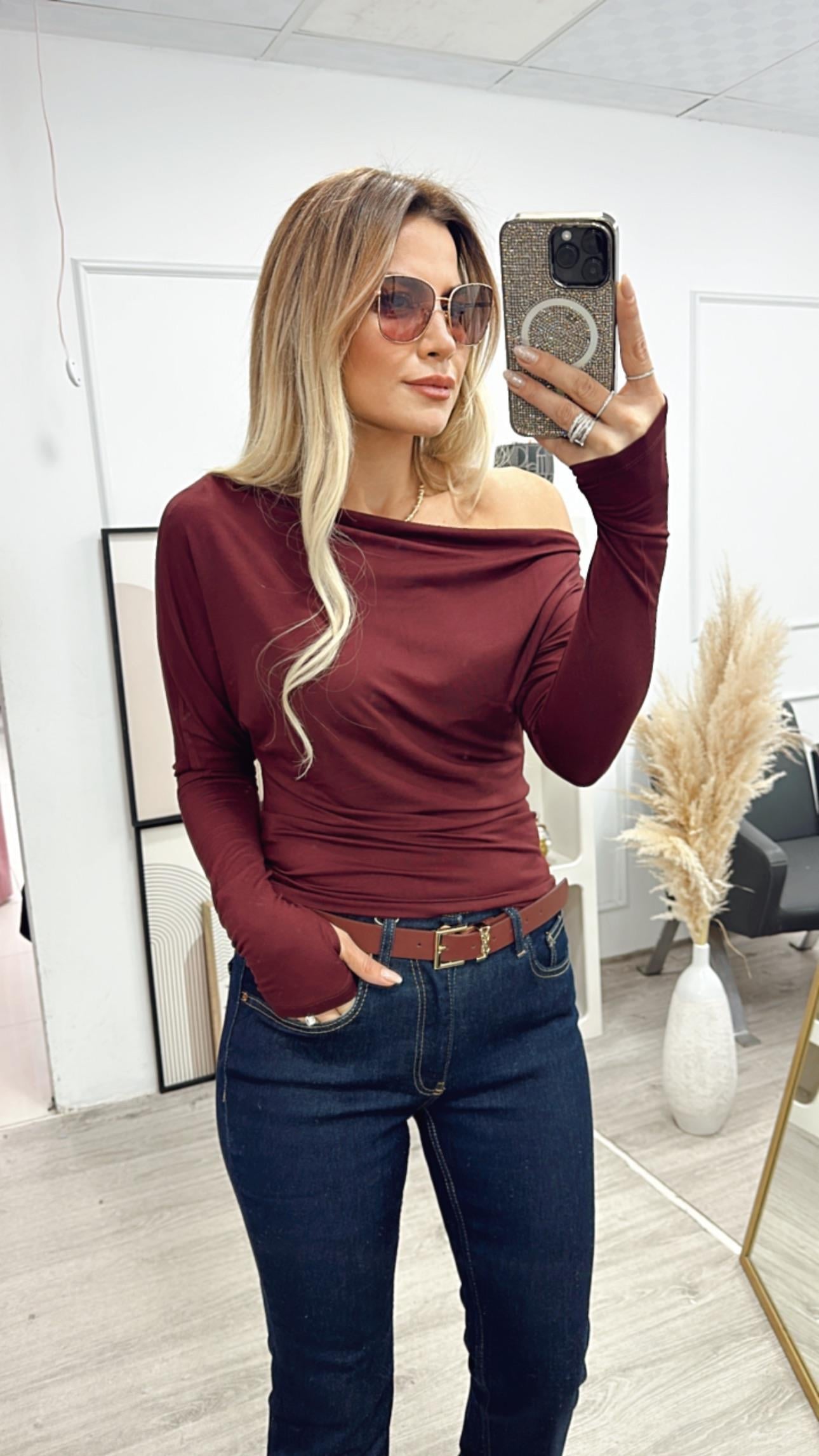 Bordo Parmak Detaylı Asimetrik Yaka Bluz 