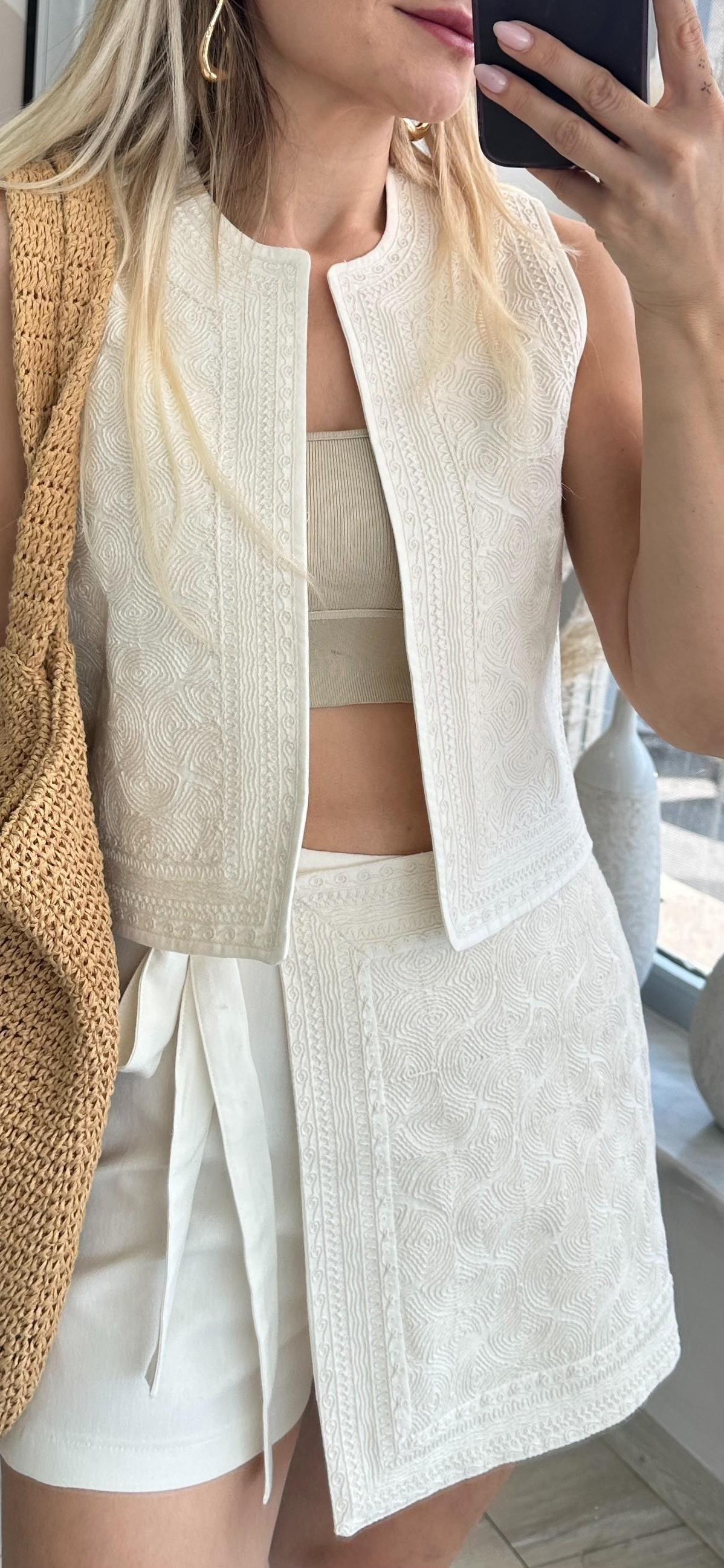 Ekru Nakışlı Şort Etek