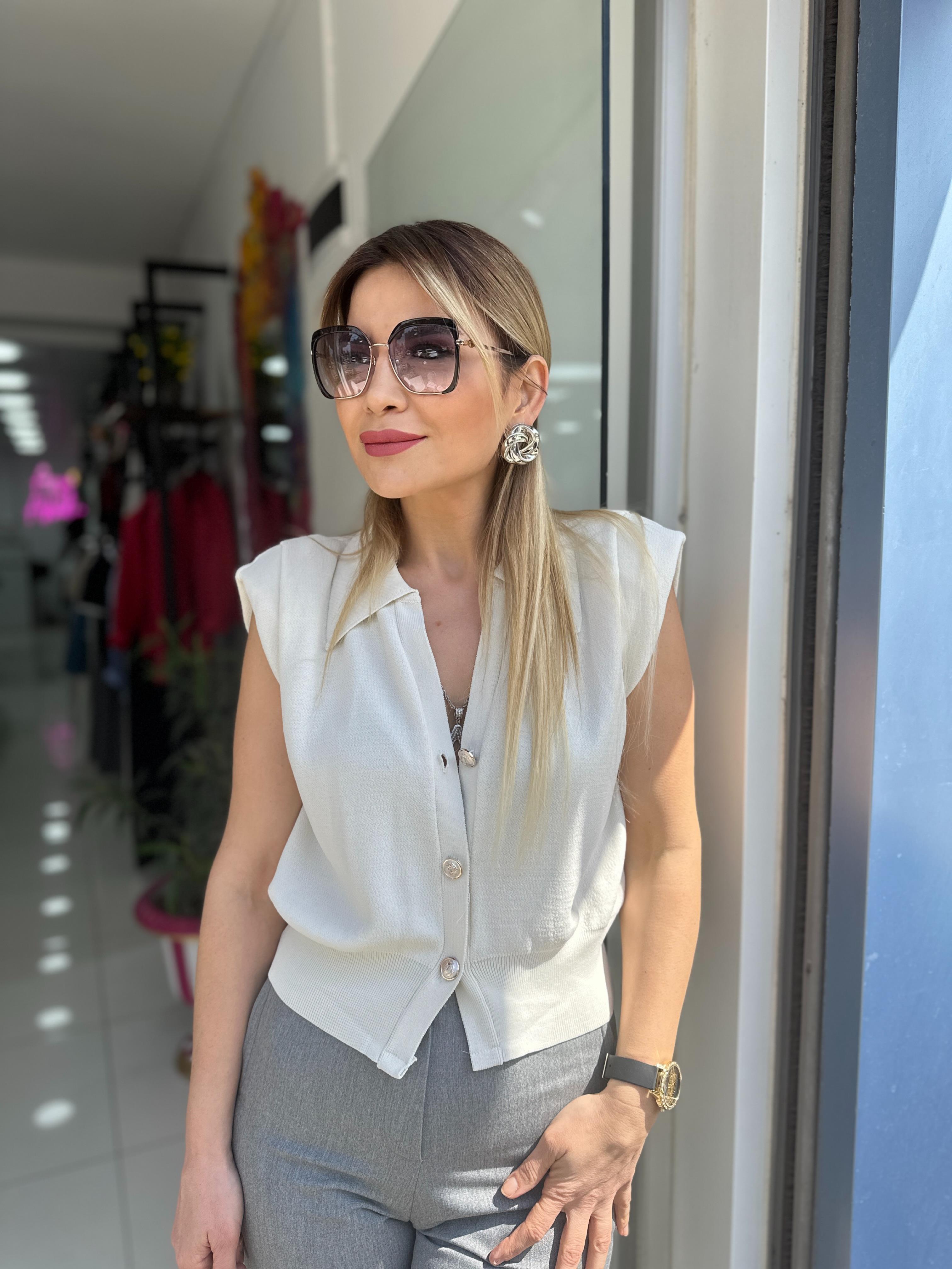 Gömlek Yaka Sıfır Kol Triko 