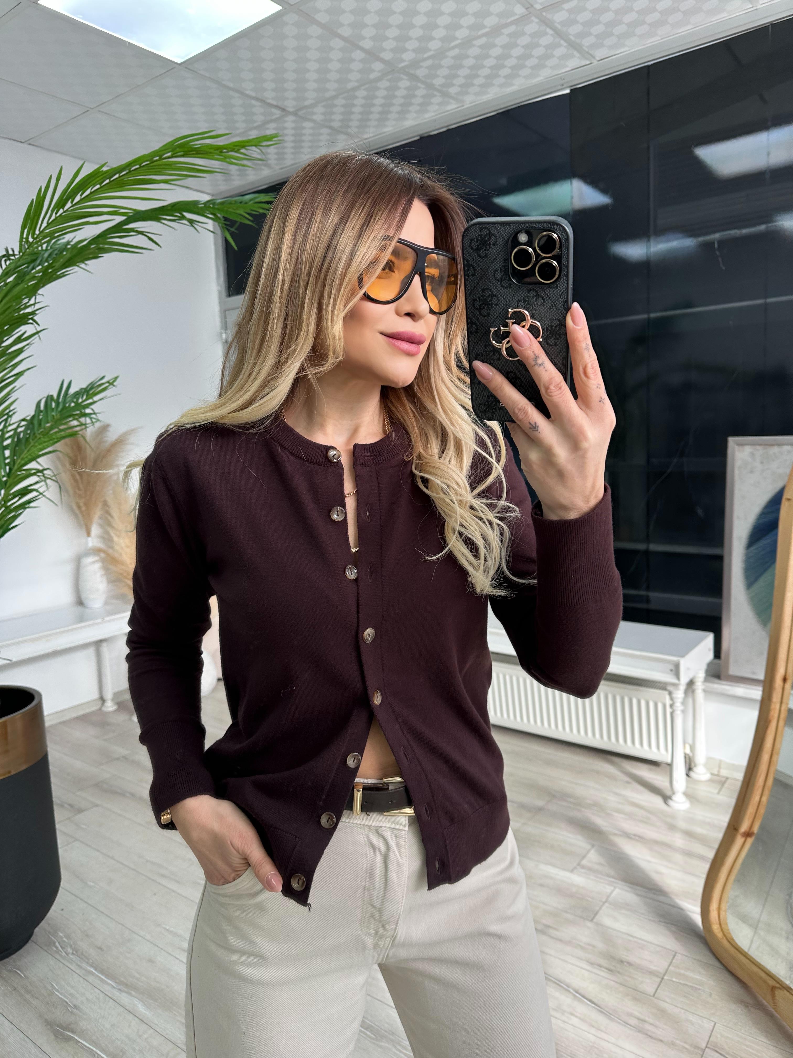 Kahve Düğme Detaylı Triko Hırka 
